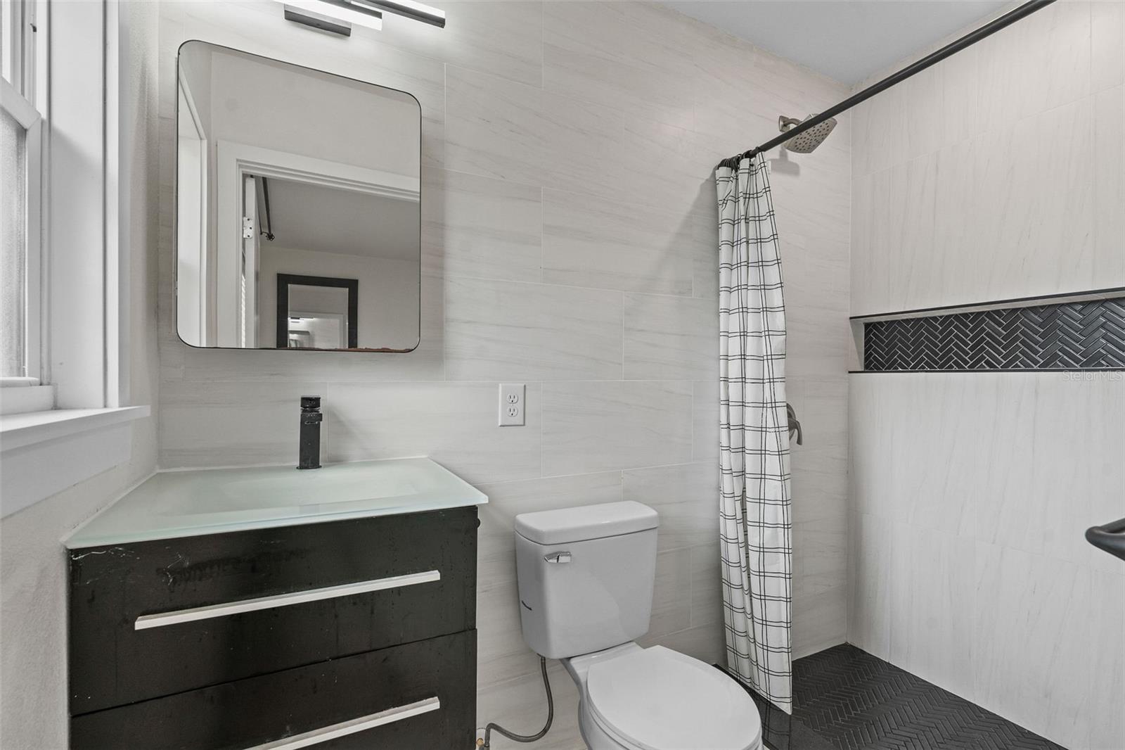 RUSSELLS SUB - Residential Lease