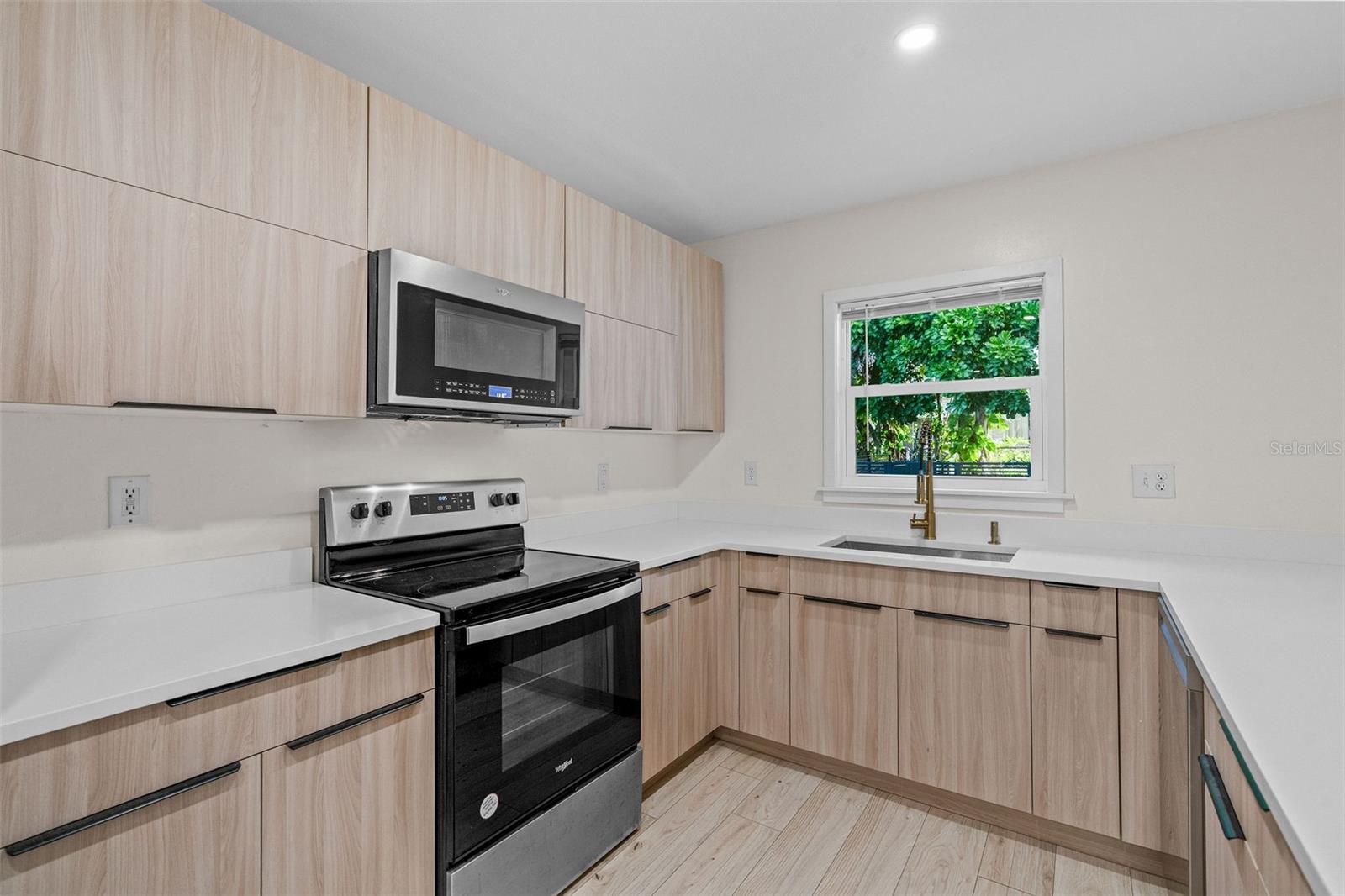 RUSSELLS SUB - Residential Lease