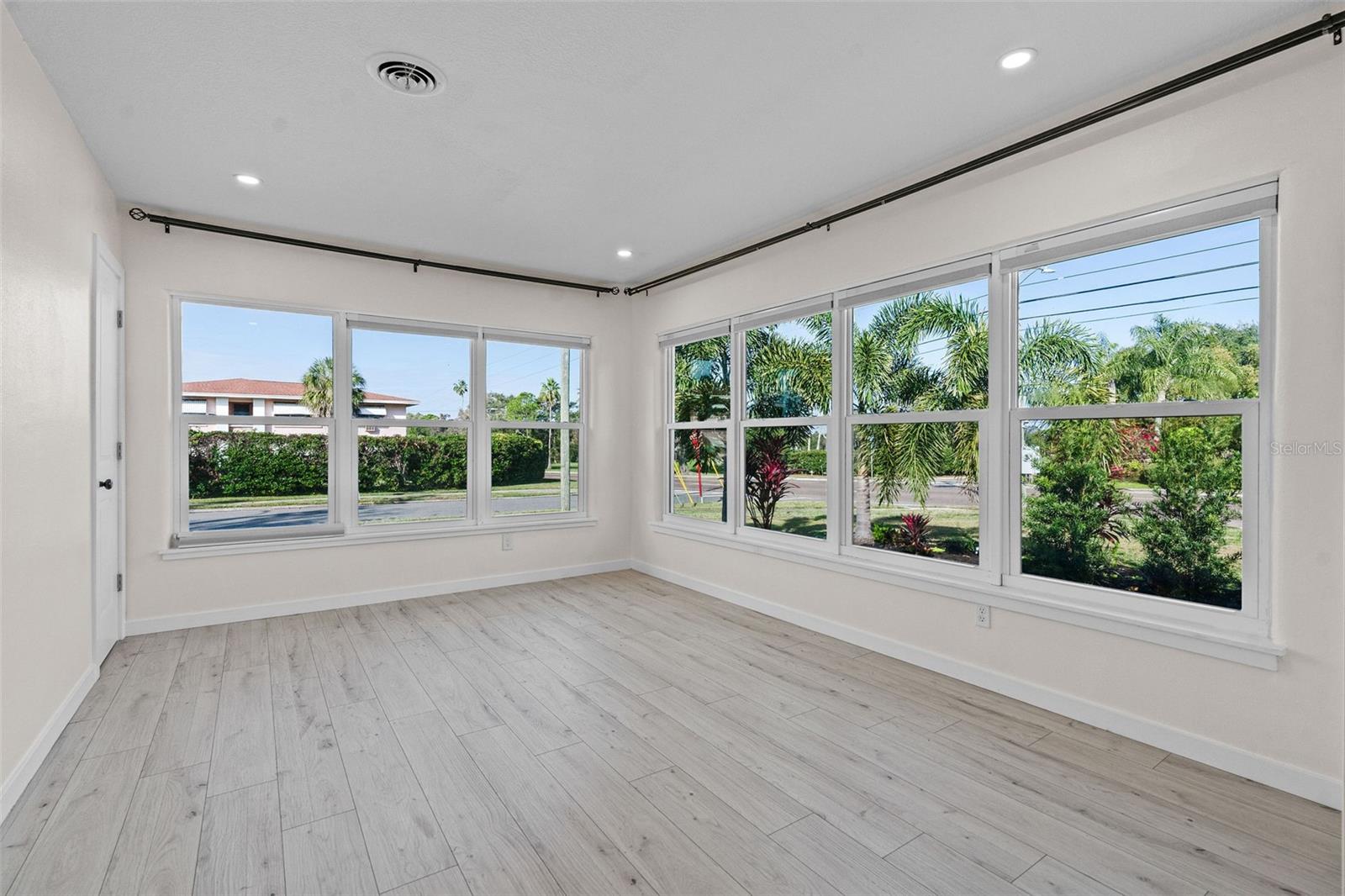 RUSSELLS SUB - Residential Lease