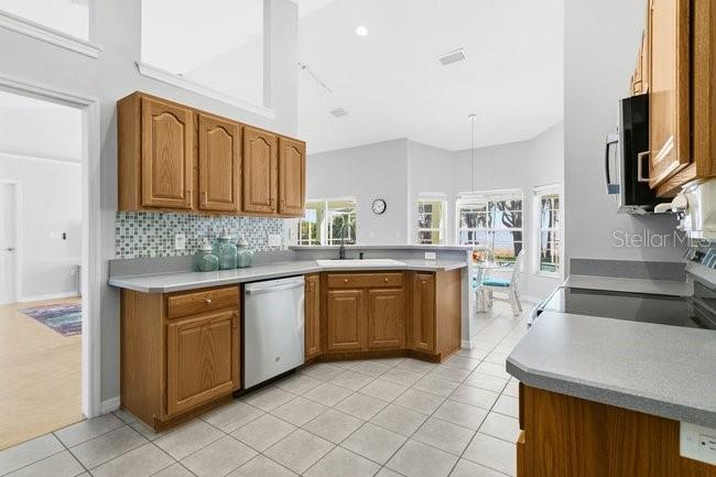 WESTERN SHORES - Residential