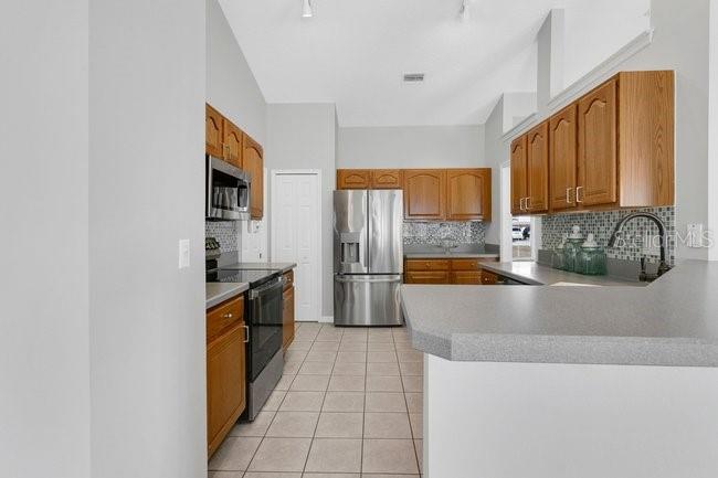 WESTERN SHORES - Residential