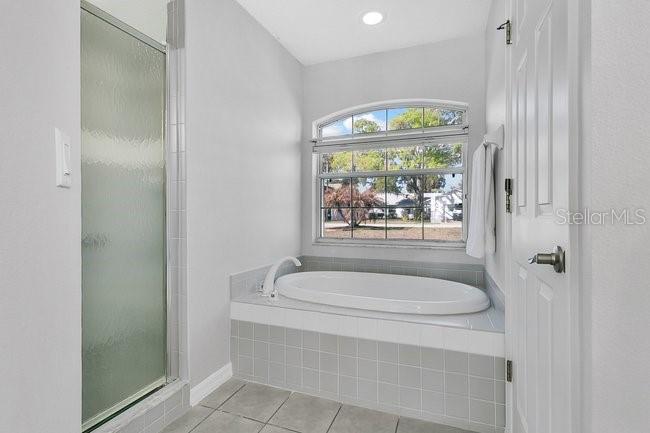 WESTERN SHORES - Residential