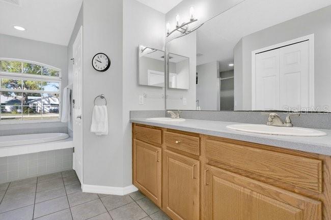 WESTERN SHORES - Residential