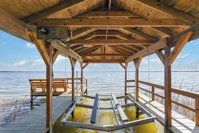 WESTERN SHORES - Residential