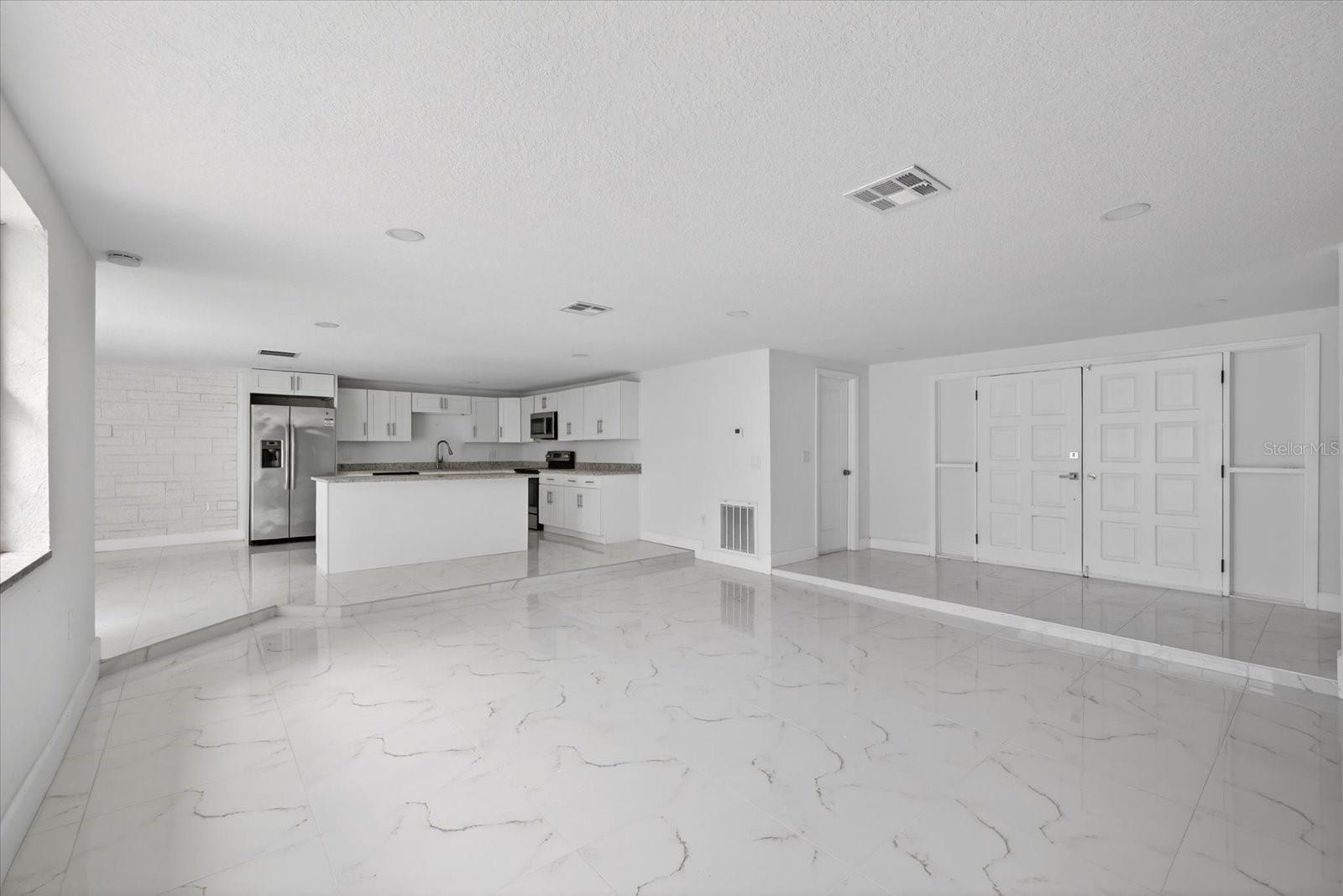 REGENCY PARK - Residential