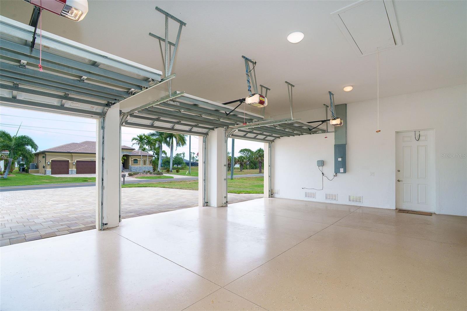 ROTONDA WEST PINE VLY - Residential