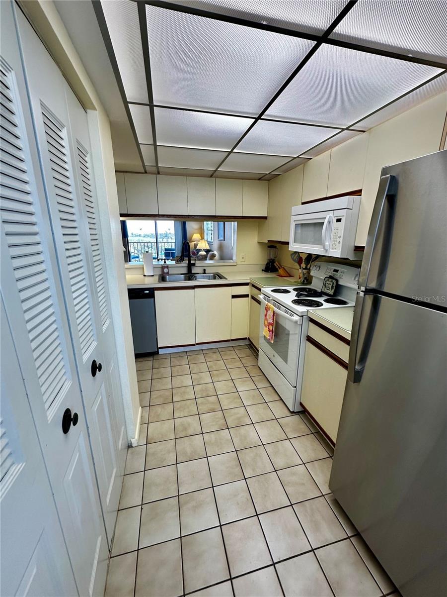 PASADENA COVE CONDO - Residential Lease