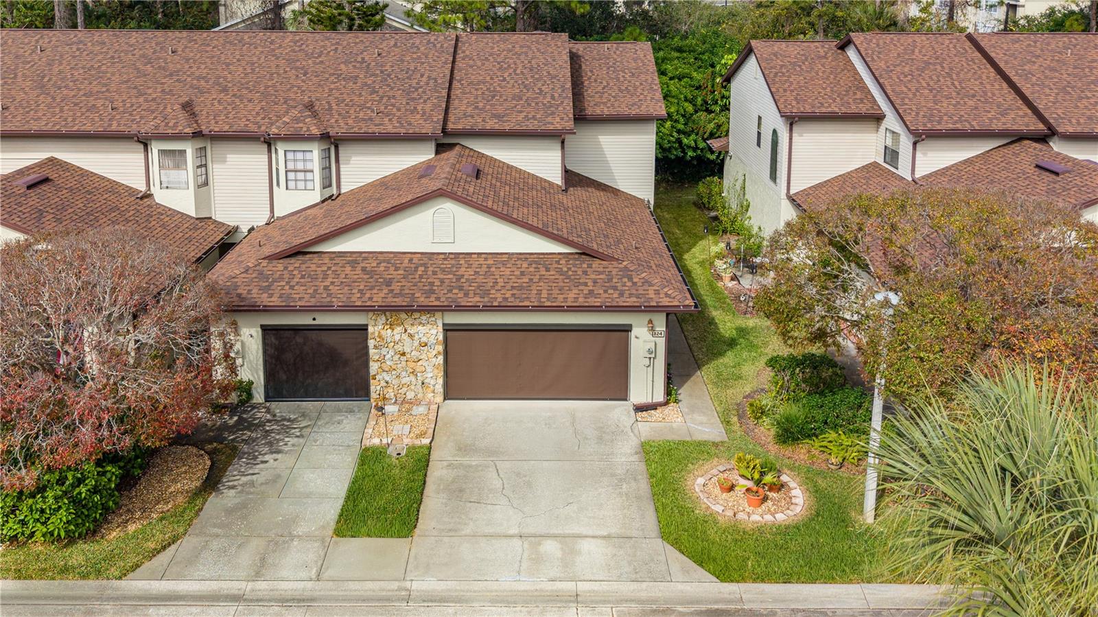 SUNSET PINES TWNHMS - Residential