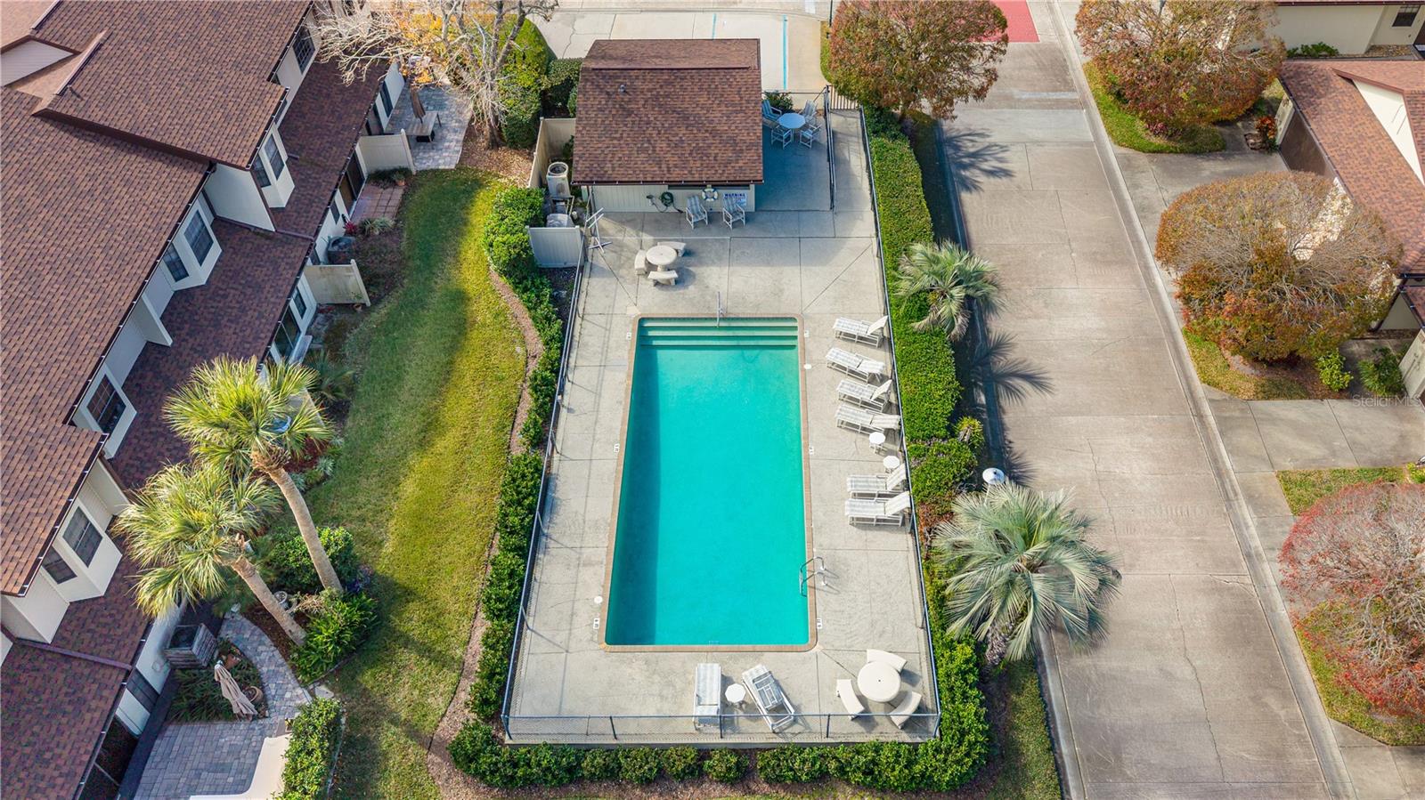 SUNSET PINES TWNHMS - Residential