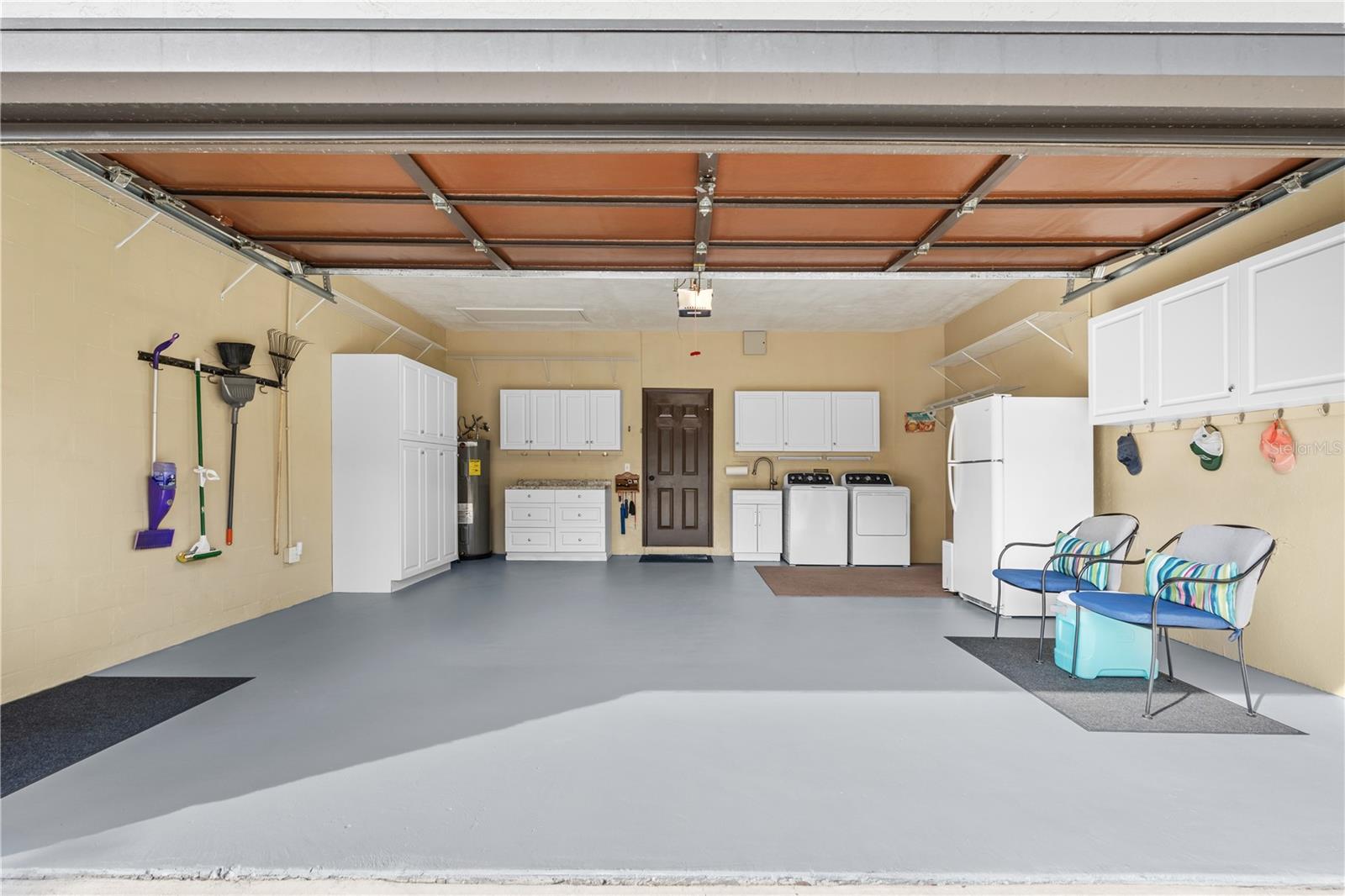 SUNSET PINES TWNHMS - Residential