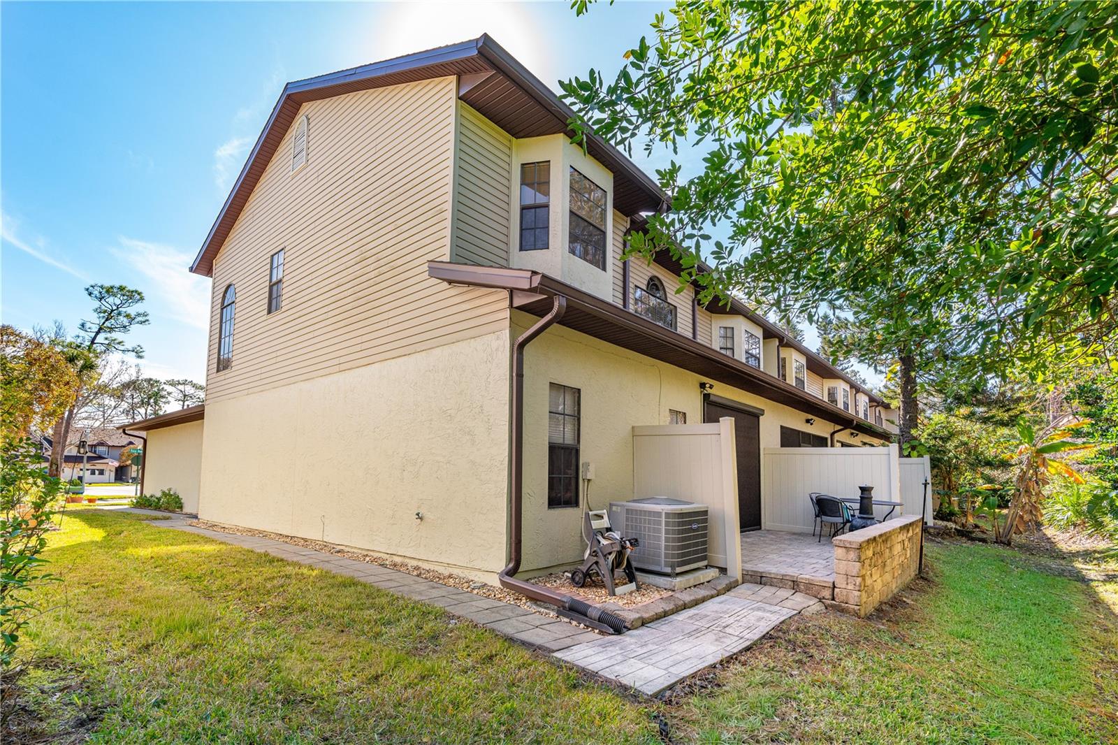 SUNSET PINES TWNHMS - Residential