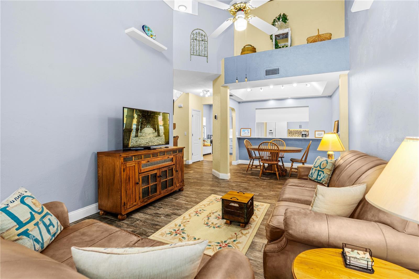 SUNSET PINES TWNHMS - Residential