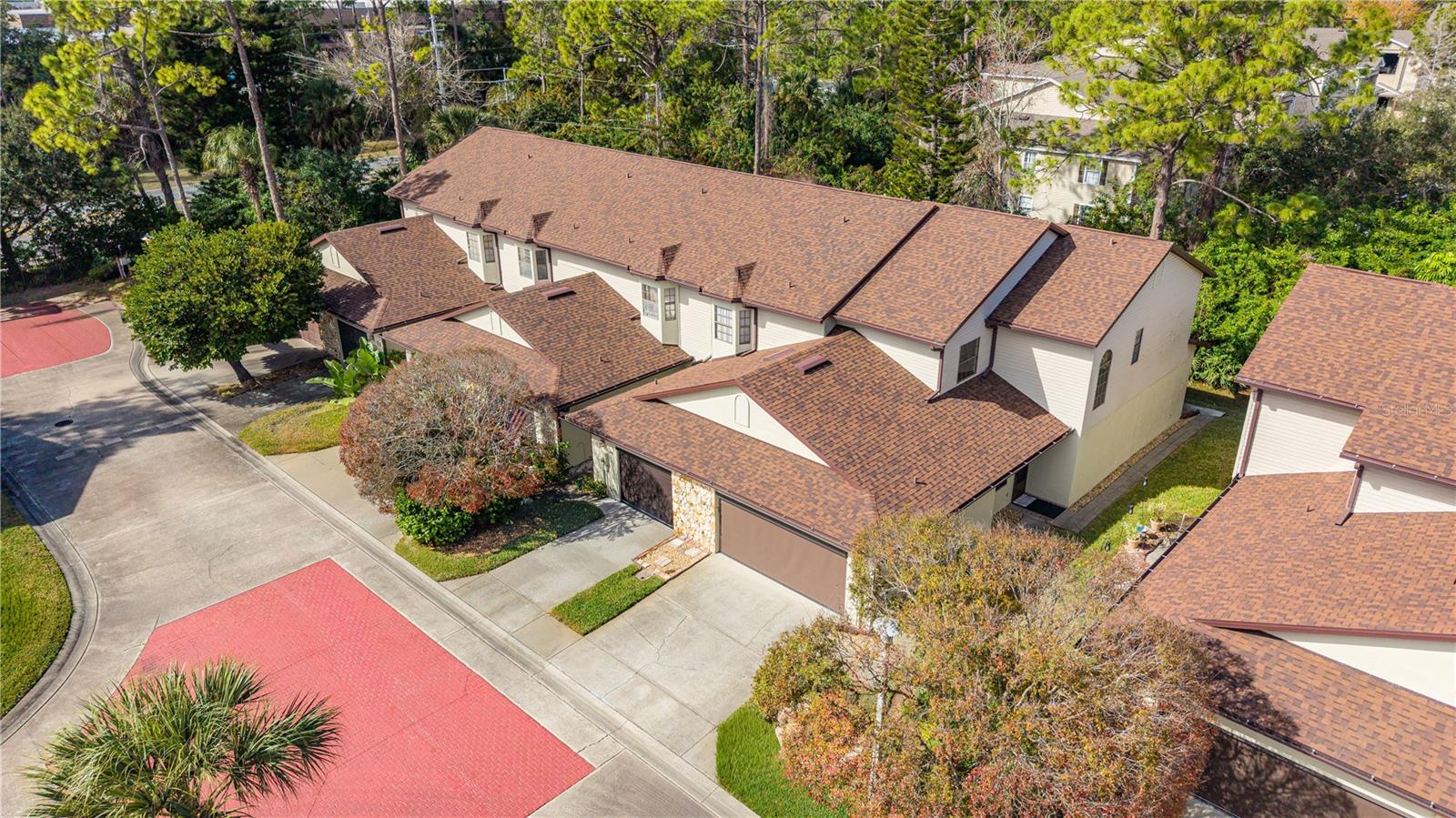 SUNSET PINES TWNHMS - Residential