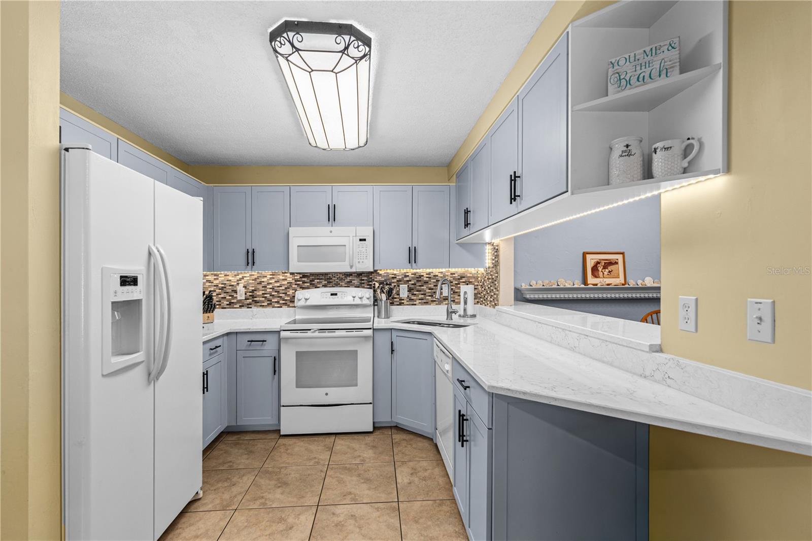 SUNSET PINES TWNHMS - Residential