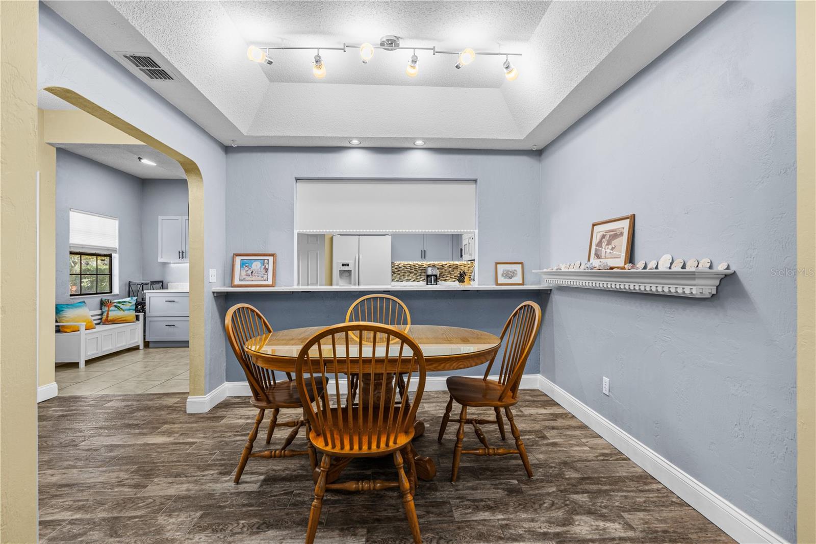 SUNSET PINES TWNHMS - Residential