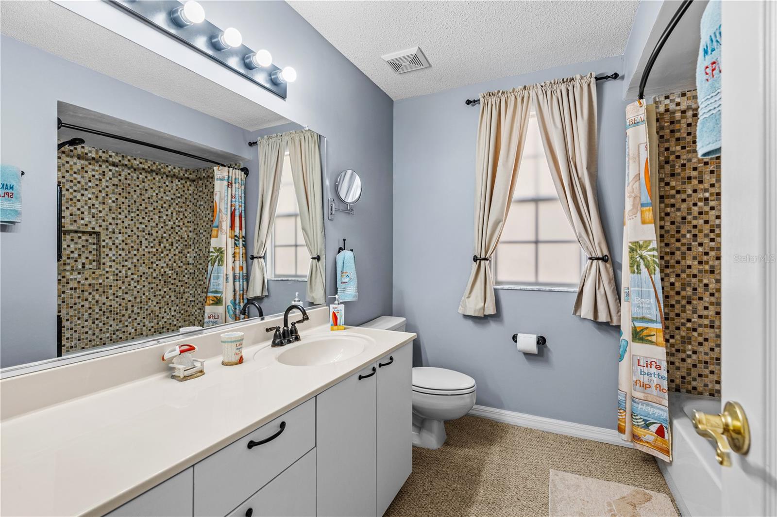 SUNSET PINES TWNHMS - Residential