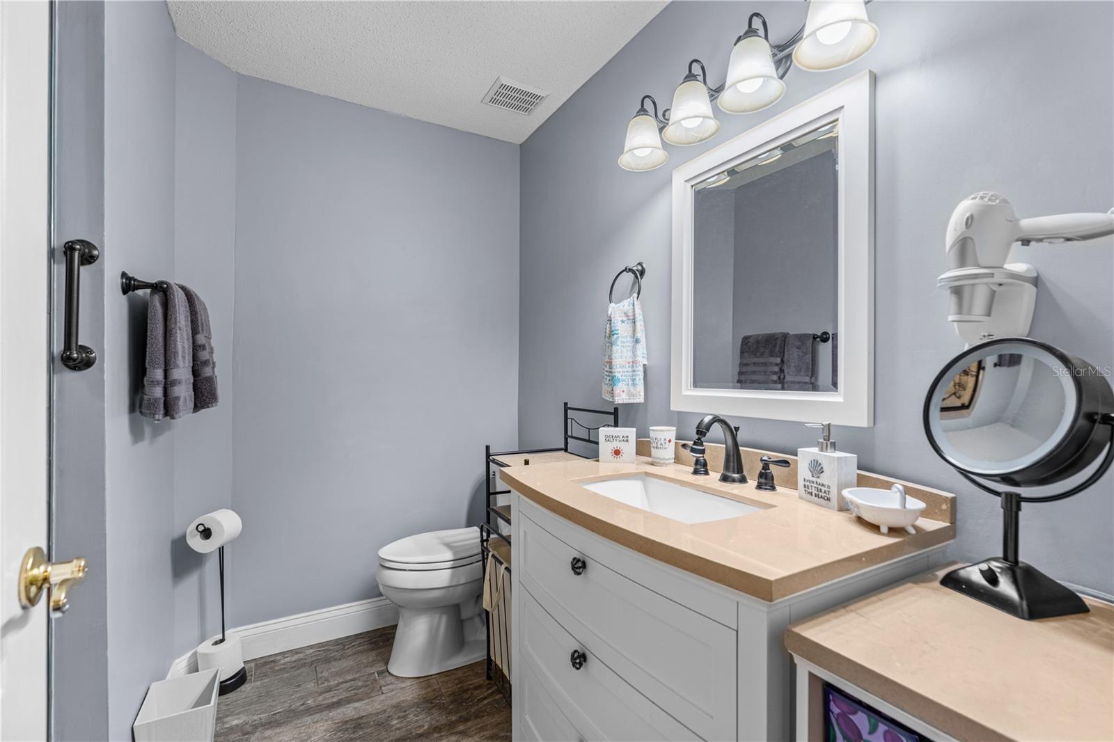 SUNSET PINES TWNHMS - Residential