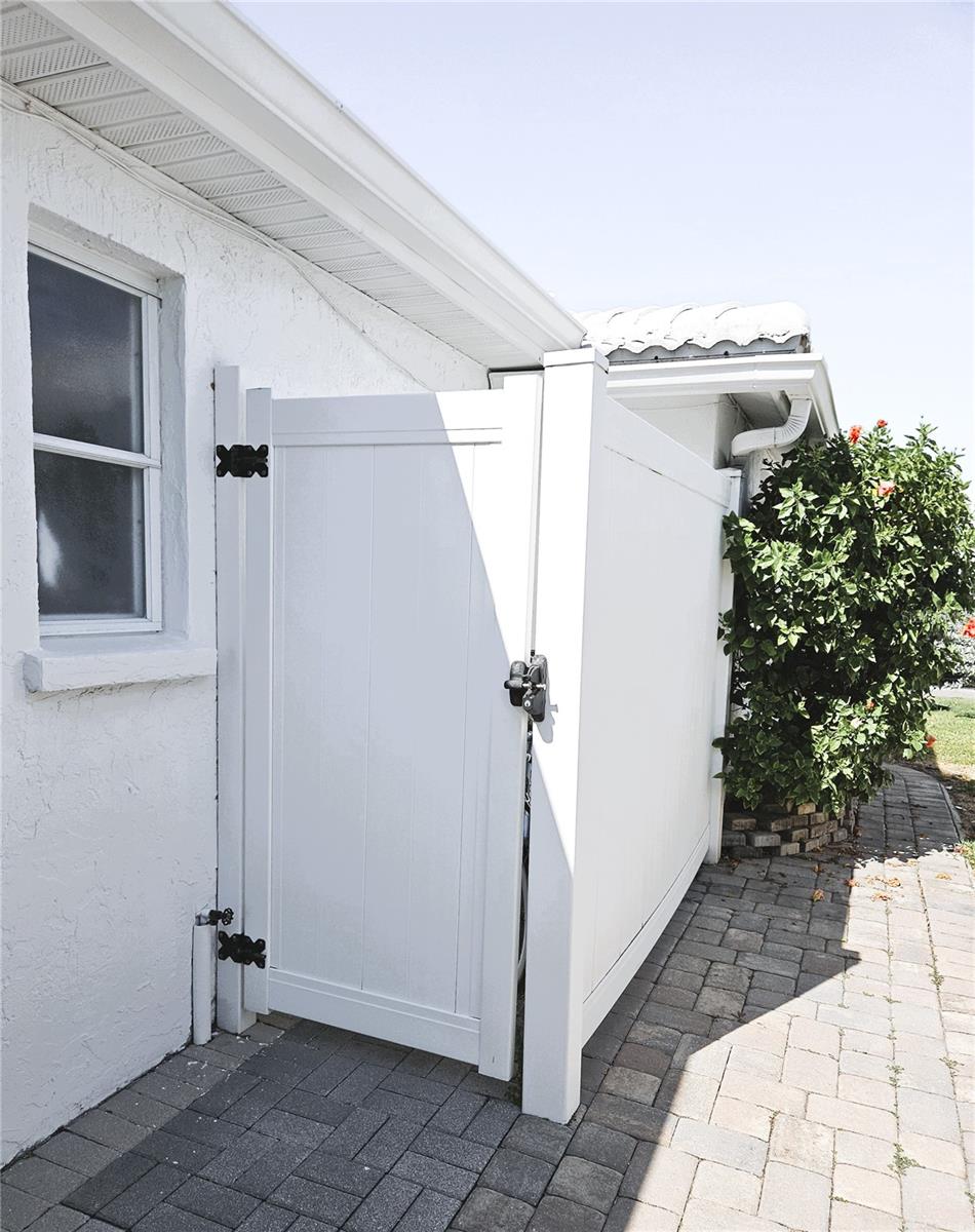 SPANISH MAIN YACHT CLUB CONDO - Residential