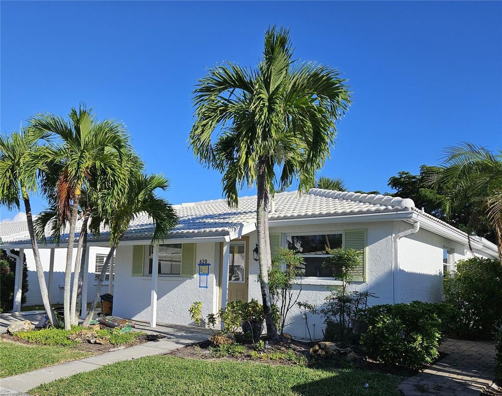 Photo of 620 Spanish Drive N, Longboat Key, FL 34228 (MLS # A4669264)