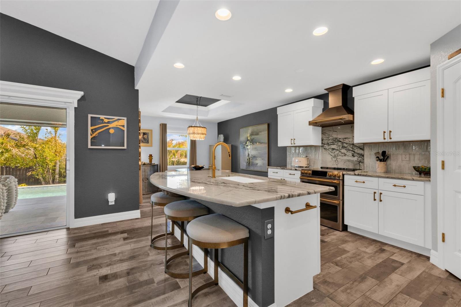 ROTONDA LAKES - Residential