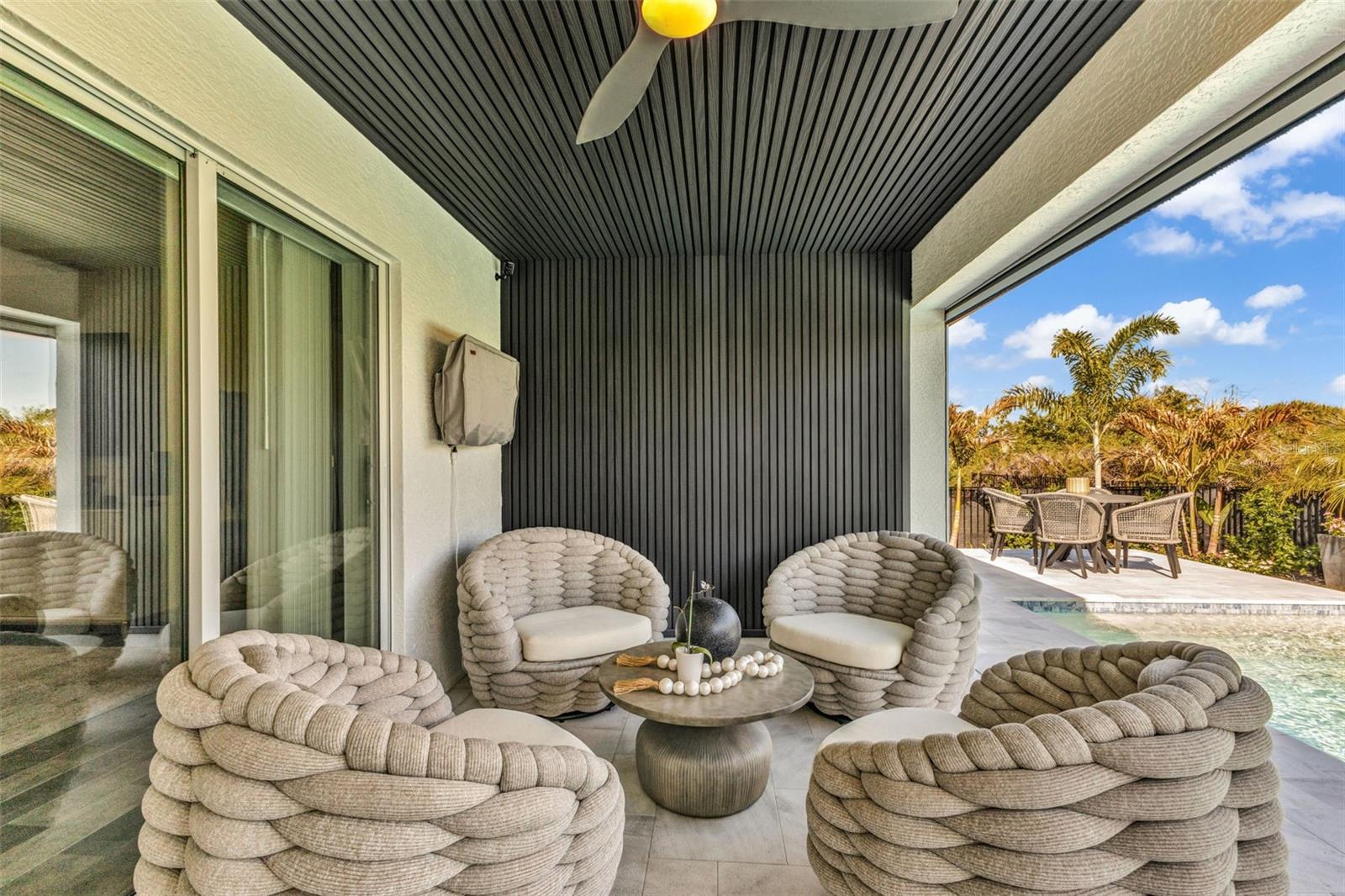 ROTONDA LAKES - Residential