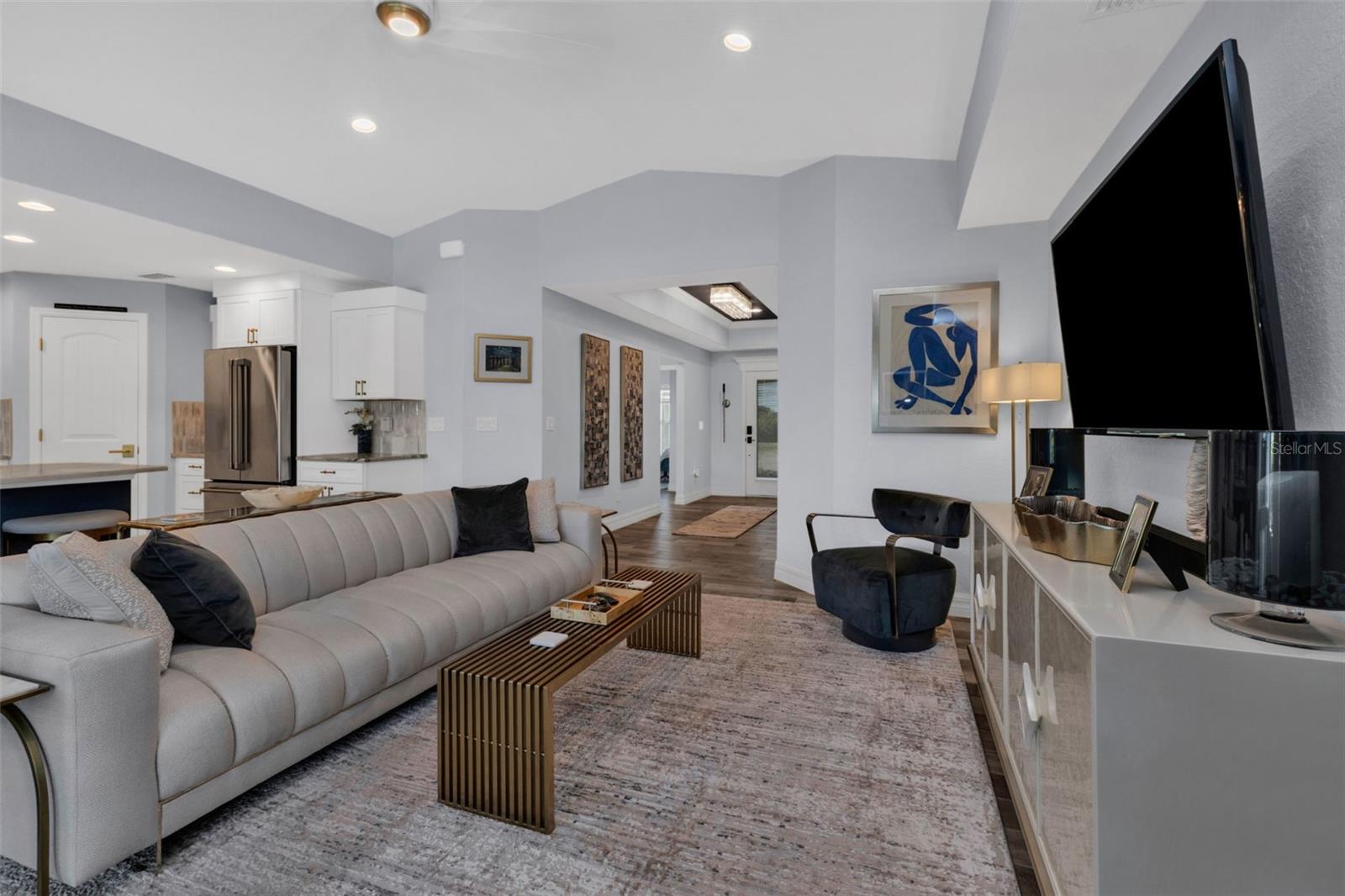 ROTONDA LAKES - Residential