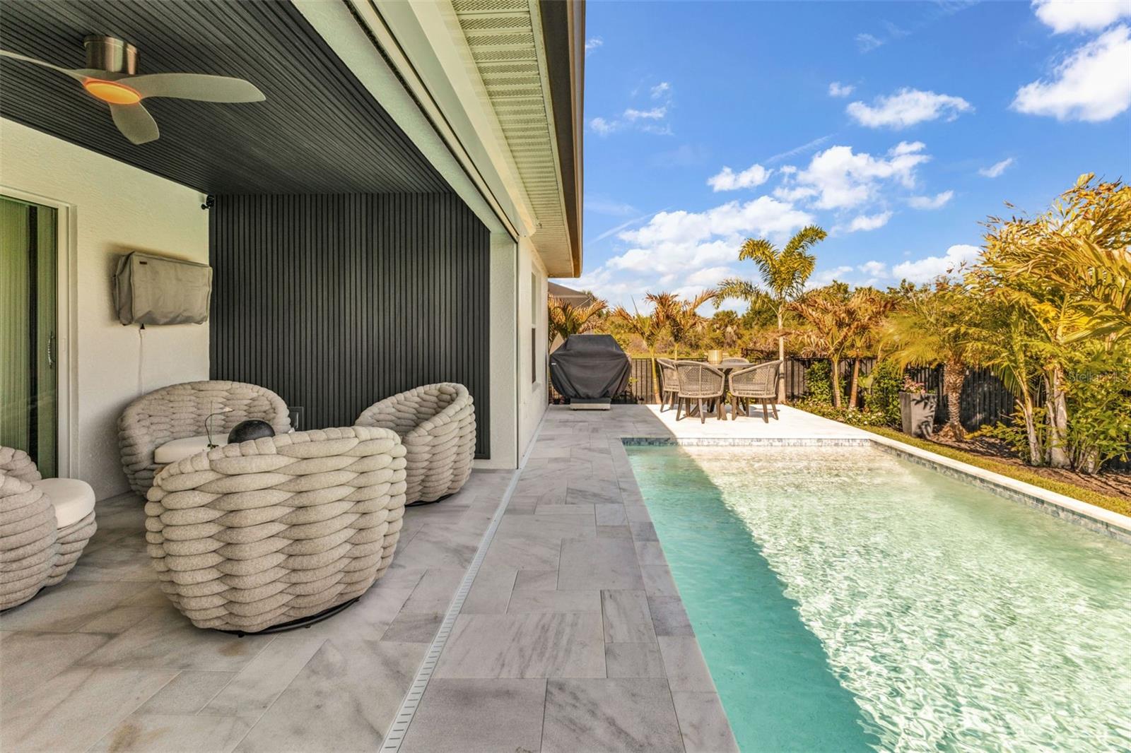 ROTONDA LAKES - Residential