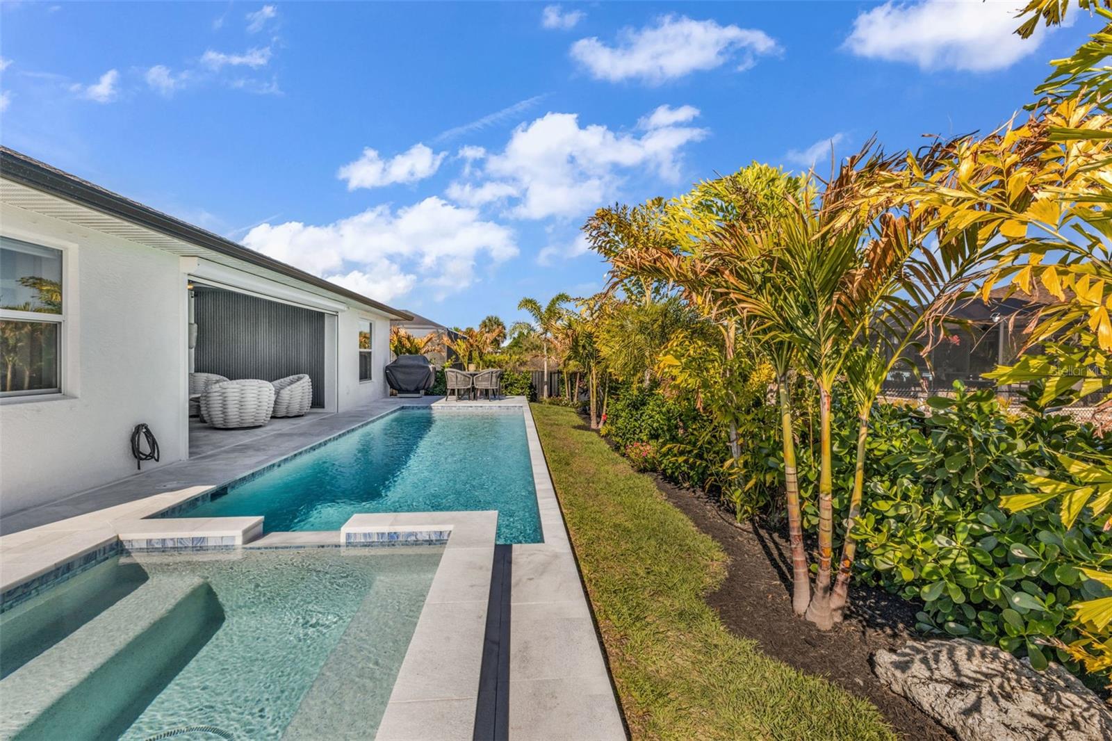 ROTONDA LAKES - Residential