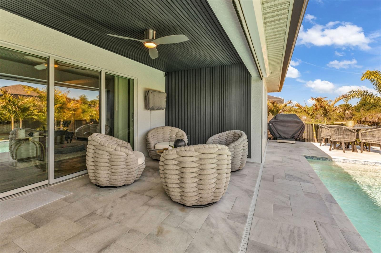 ROTONDA LAKES - Residential