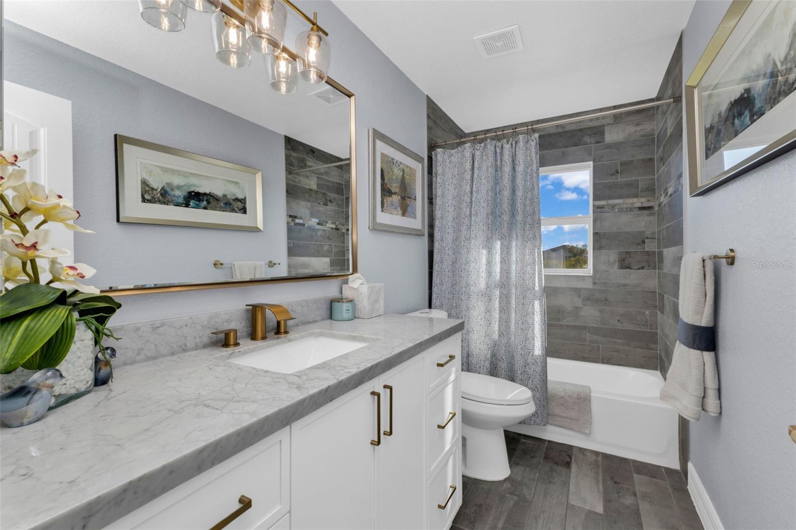 ROTONDA LAKES - Residential