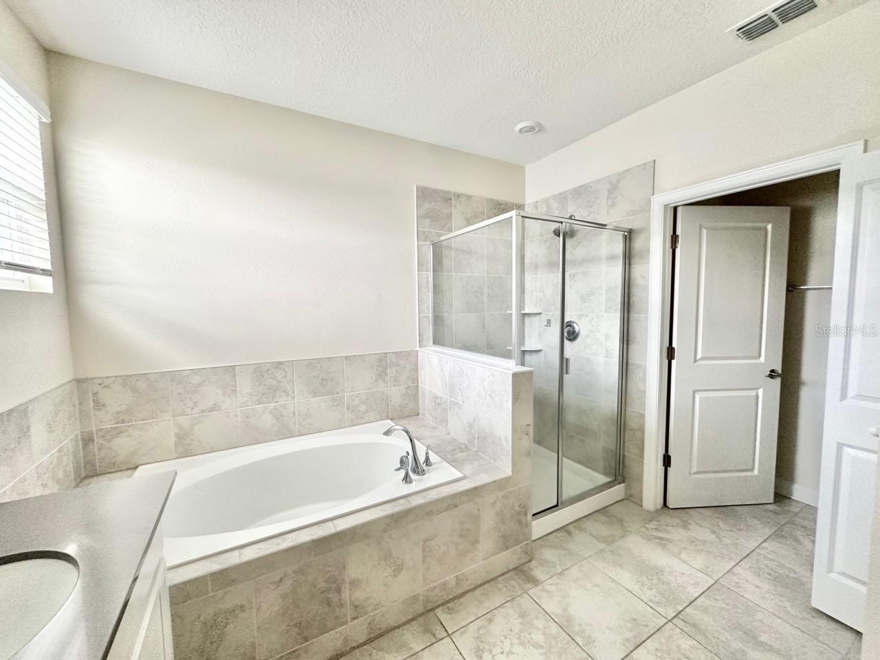 STOREY LAKE TR K - Residential Lease