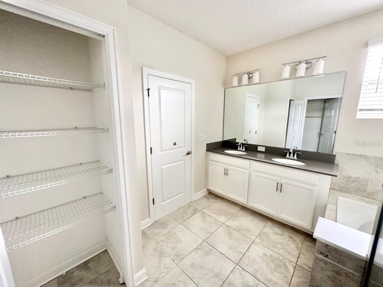 STOREY LAKE TR K - Residential Lease