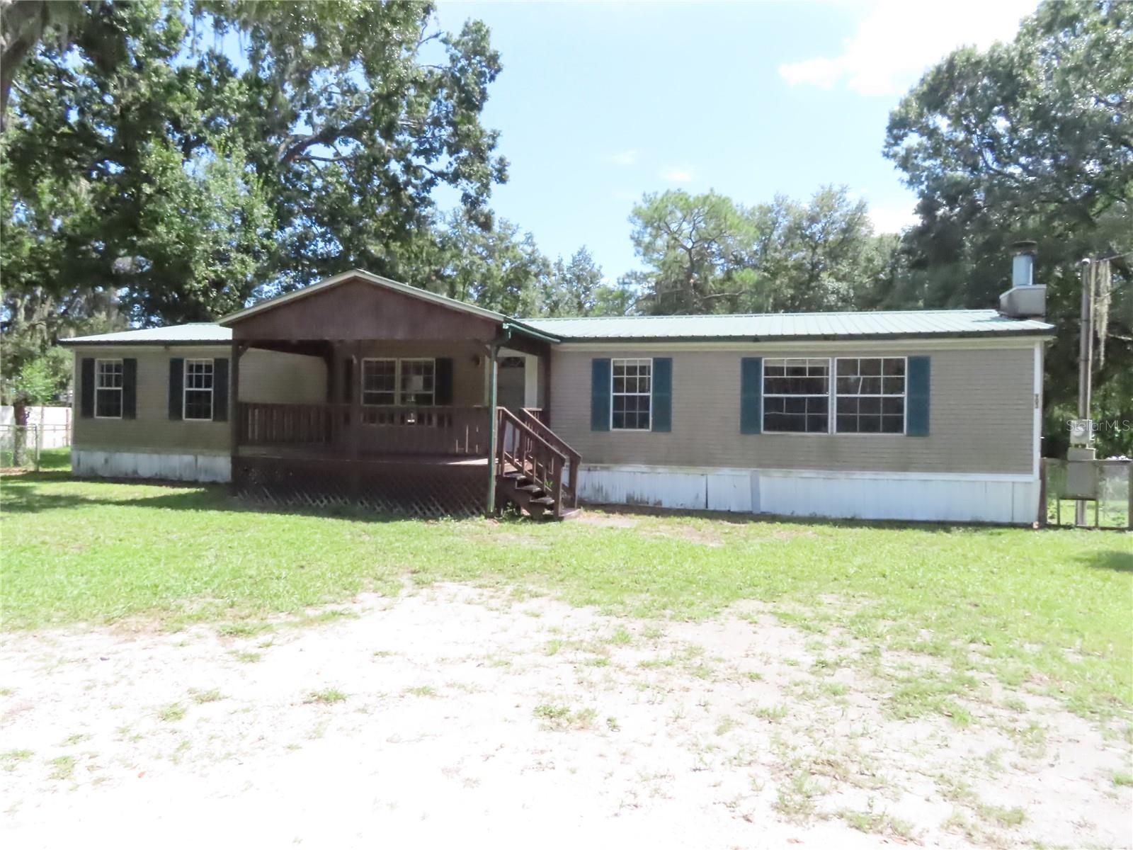Excellent Opportunity!! Spacious 3-bedroom, 2-bath mobile home with 1,678 sq. ft. of heated living space on a full 1-acre lot. Features a split floor plan, cozy fireplace, and plenty of room for your lifestyle. No HOA – bring your animals! Zoned AS-1, offering flexibility and freedom.
This home needs some repairs.Case#098-130874. Go to www.hudhomestore.gov for bid timeline, disclosures, read property condition report & other forms.
IE (INSURABLE WITH ESCROW) property. Buyer selects closing agent/firm. This home is owned by HUD-Housing of Urban Development. " All properties Sold 'as is" without any guarantee or warranty by the seller." All buyers must be accompanied in by a representing RE agent. All measurements are estimates.
