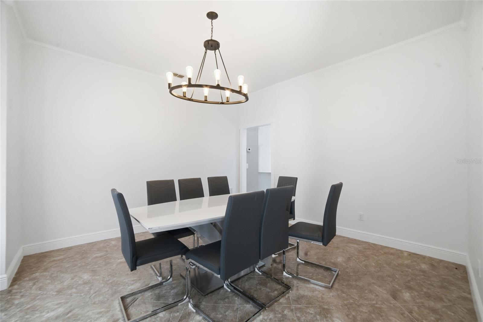 2054 PALM VISTA DRIVE