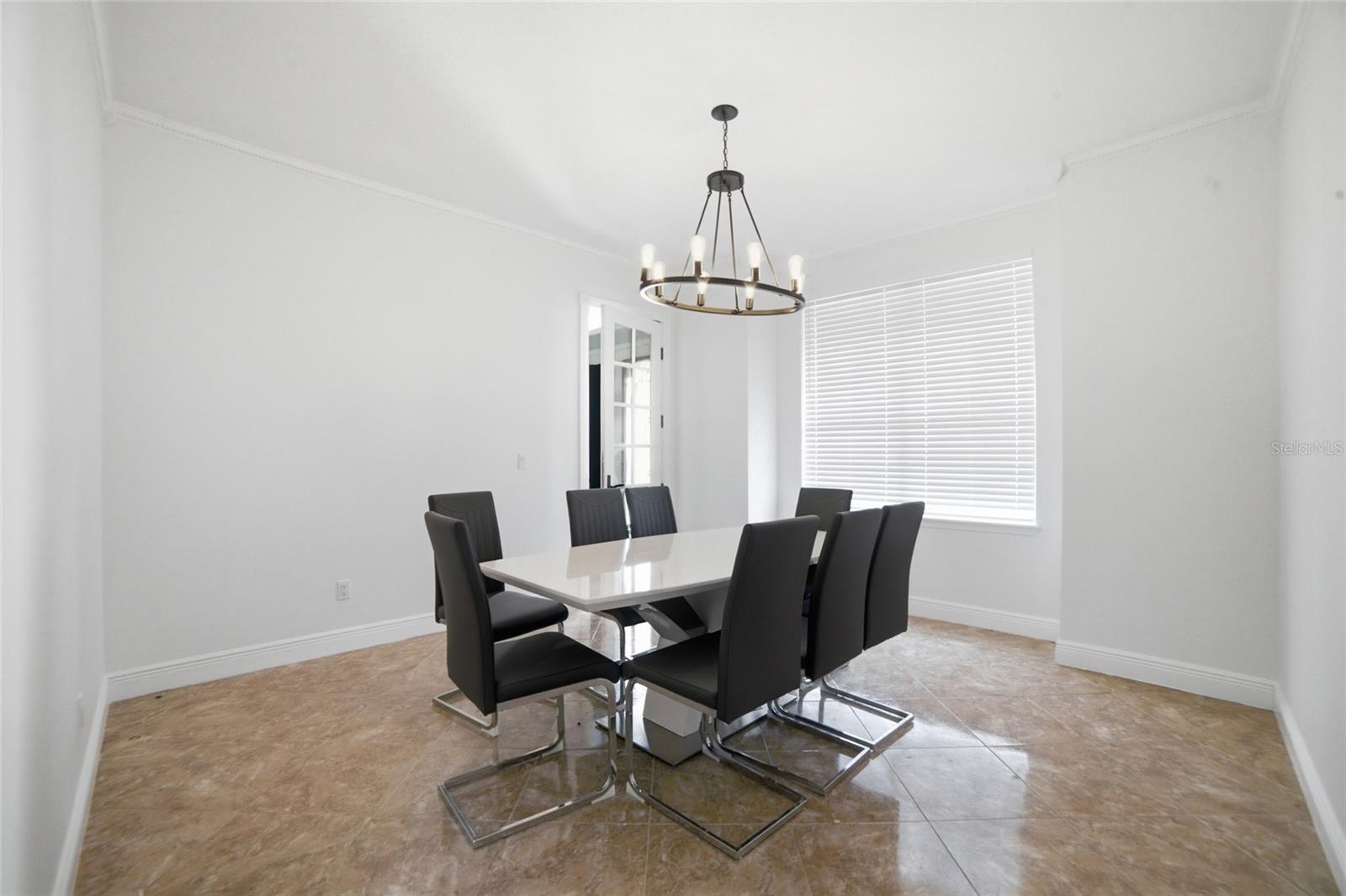 2054 PALM VISTA DRIVE