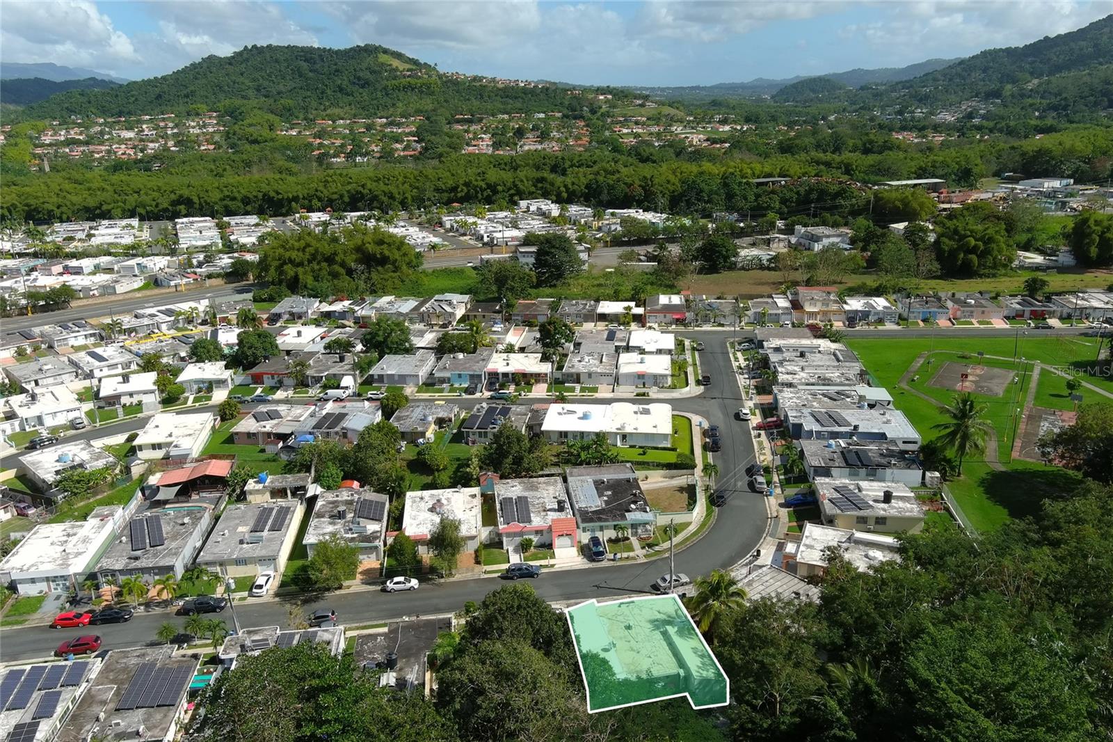 URB. SANTA ROSA, CAGUAS - Residential