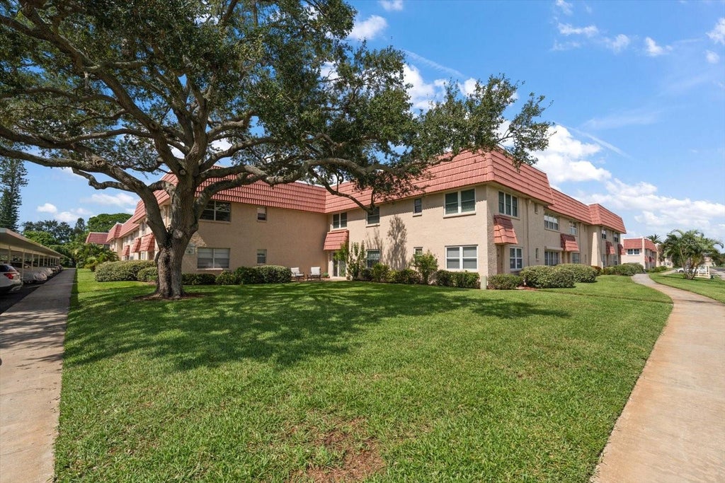 Photo of 10037 62nd Terrace N #18, St Petersburg, FL 33708 (MLS # TB8555120)