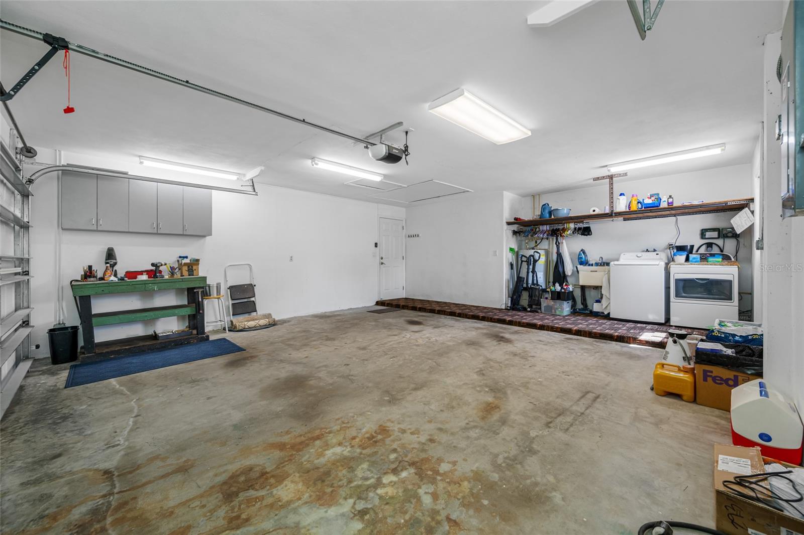 SUMMIT LAKE SEC OF LAKEWOOD ESTATES - Residential