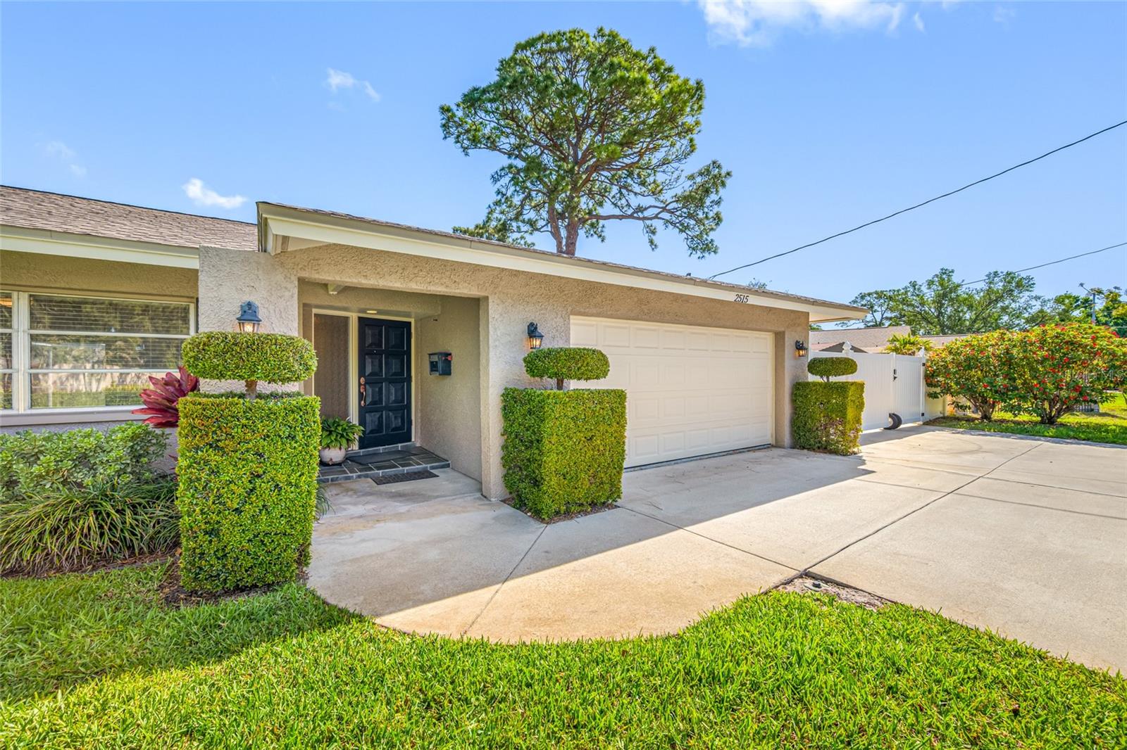 SUMMIT LAKE SEC OF LAKEWOOD ESTATES - Residential