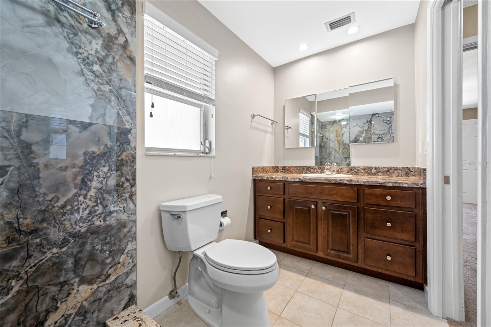 SUMMIT LAKE SEC OF LAKEWOOD ESTATES - Residential