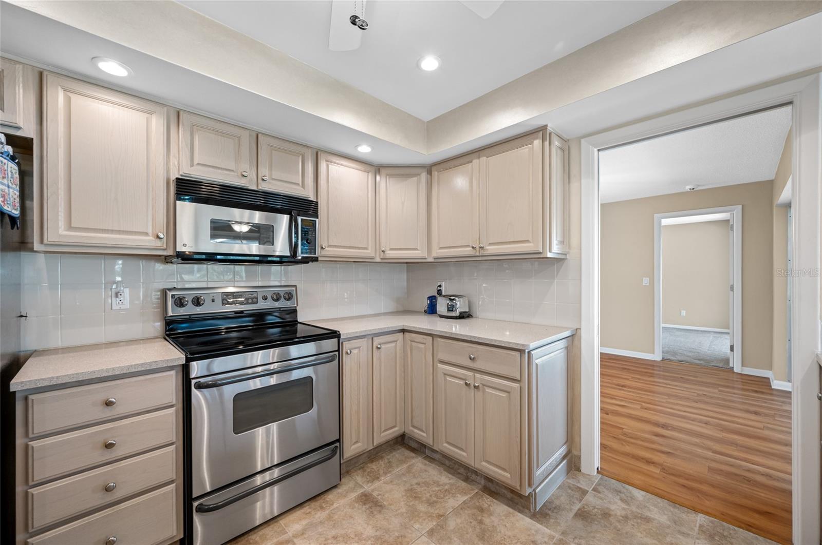 SUMMIT LAKE SEC OF LAKEWOOD ESTATES - Residential