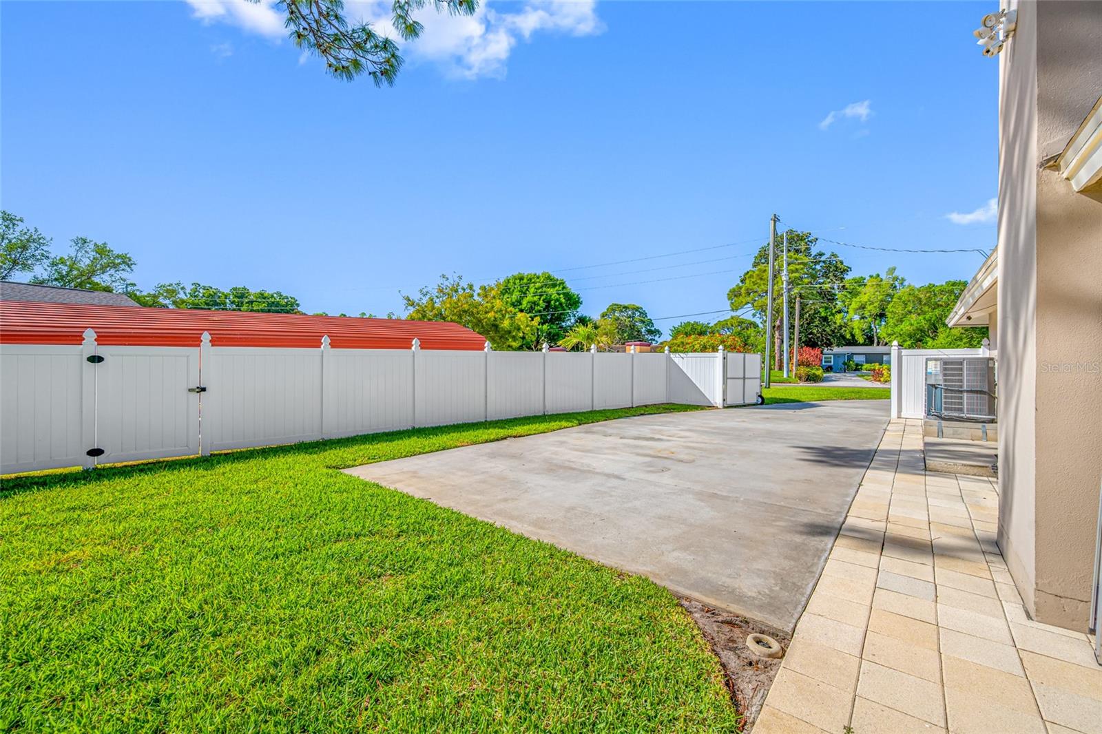 SUMMIT LAKE SEC OF LAKEWOOD ESTATES - Residential