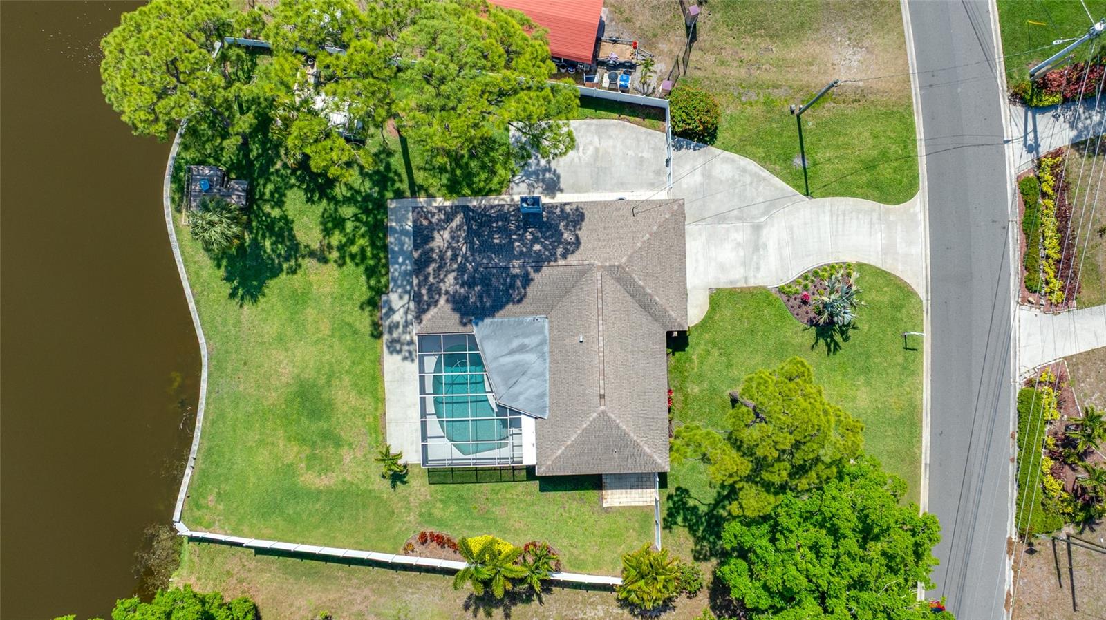 SUMMIT LAKE SEC OF LAKEWOOD ESTATES - Residential