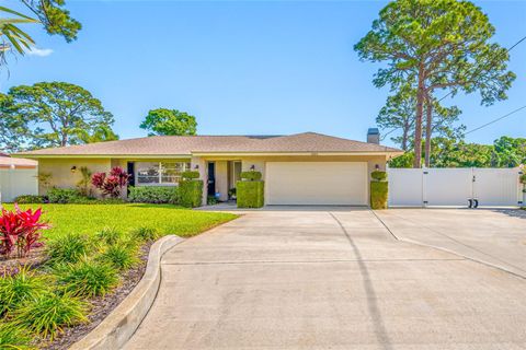Photo of 2515 Desoto Way S, St Petersburg, FL 33712 (MLS # TB8493447)