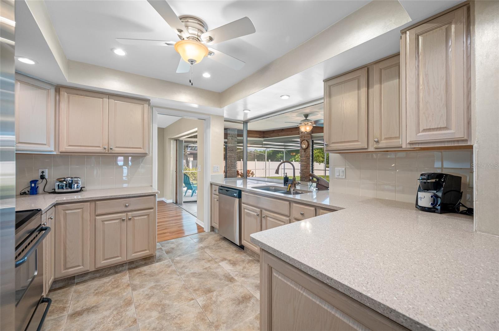 SUMMIT LAKE SEC OF LAKEWOOD ESTATES - Residential