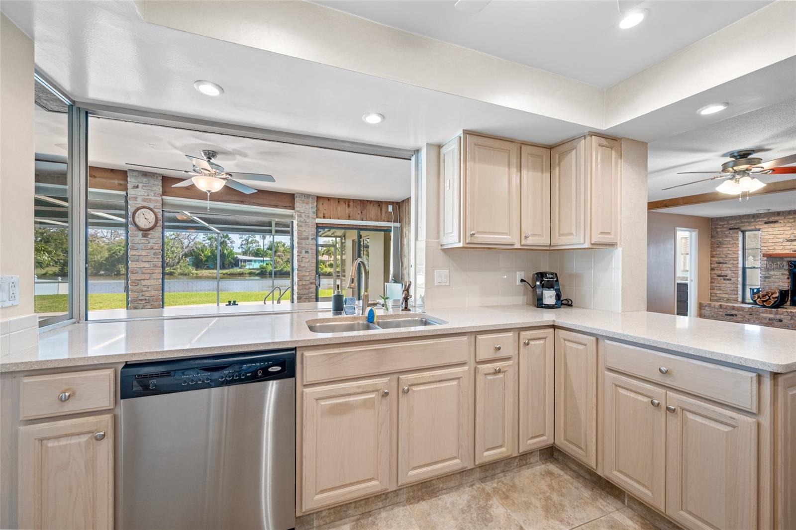 SUMMIT LAKE SEC OF LAKEWOOD ESTATES - Residential