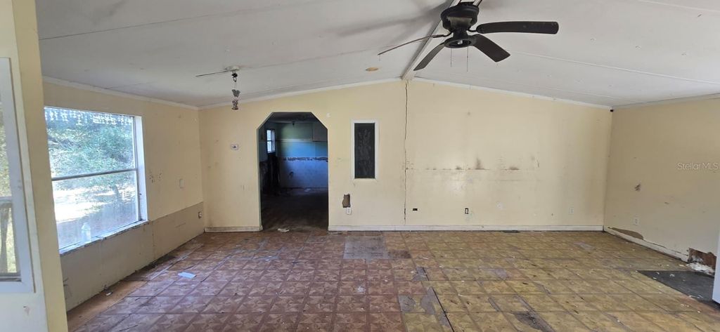 Photo of 17120 SE 252nd Avenue, Umatilla, FL 32784 (MLS # G5105351)