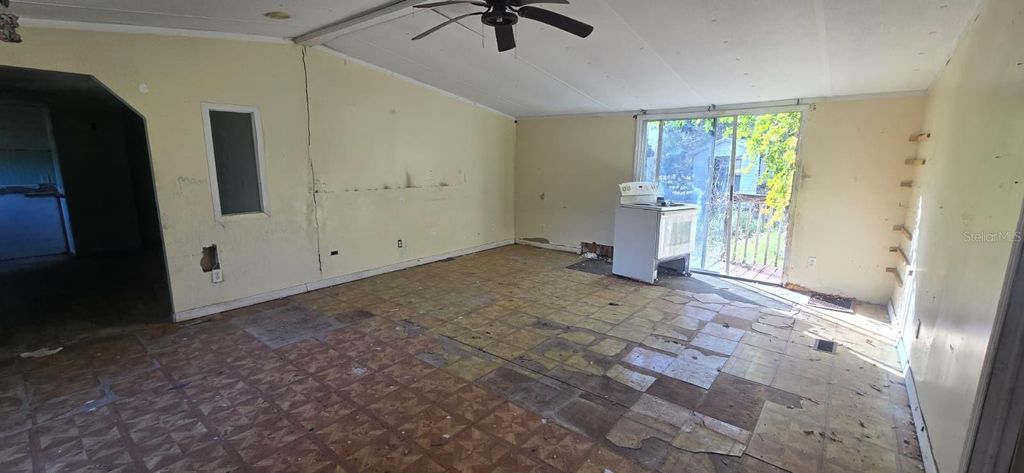 Photo of 17120 SE 252nd Avenue, Umatilla, FL 32784 (MLS # G5105351)