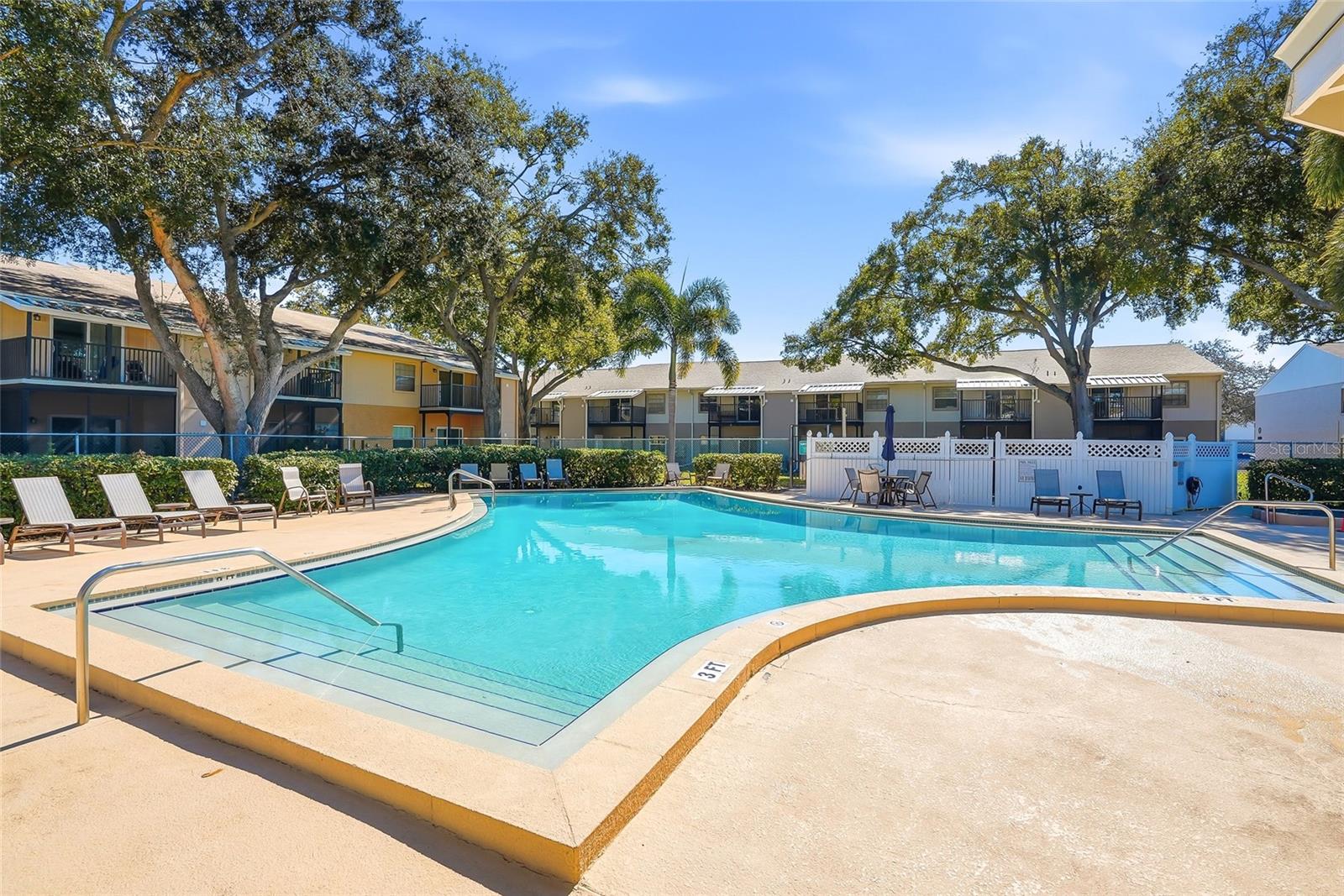 3814 N OAK DRIVE L62