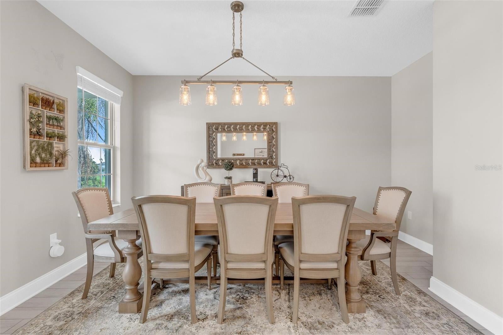 2415 SANTA VISTA LOOP